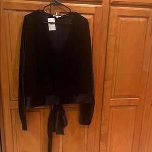 Good American fancy velvet Black V-Neck Blouse